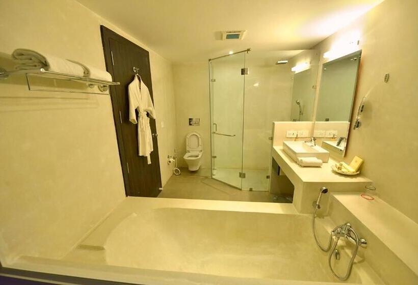 اتاق لوکس با چشم‌انداز دریاچه, Tatsaraasa Resort & Spa, Udaipur