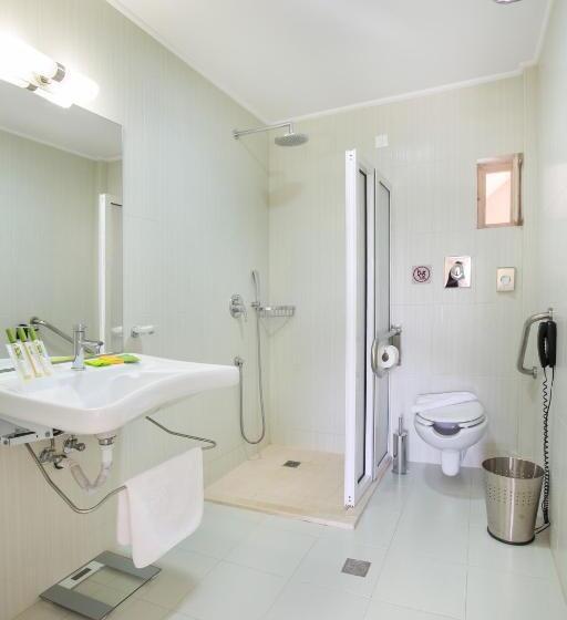 חדר סטנדרט מותאם לאדם עם מוגבלויות, Thirides Beach Resort