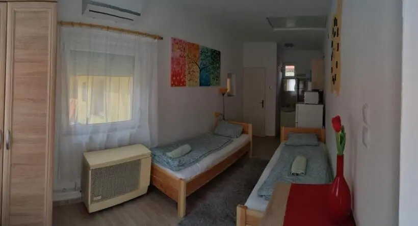 スタンダードスタジオ, Napfény Apartmanház Balatonberény
