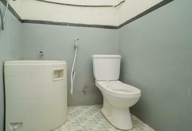 اتاق استاندارد, Reddoorz Syariah Near Batu Night Spectacular 3