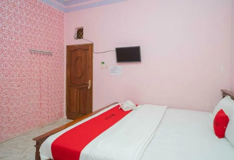 Standard-huone, Reddoorz Syariah Near Batu Night Spectacular 3
