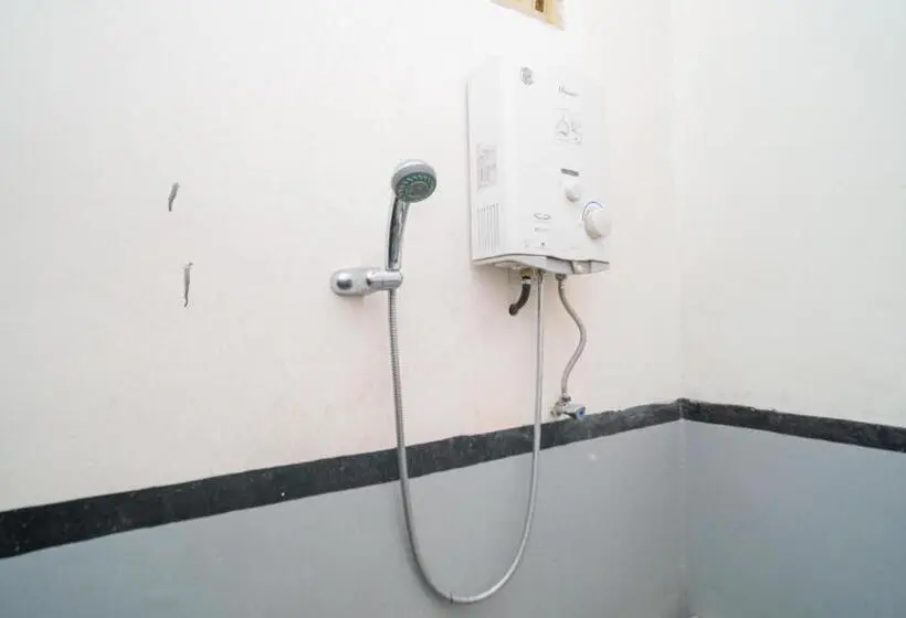 Economy-huone, Reddoorz Syariah Near Batu Night Spectacular 3