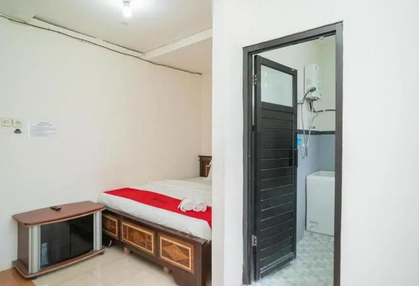 Economy-huone, Reddoorz Syariah Near Batu Night Spectacular 3