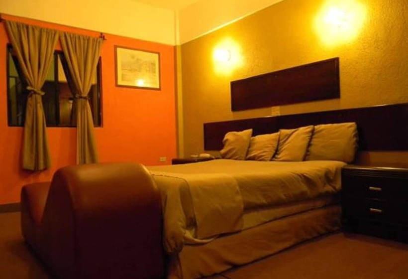Habitación Básica Cama Matrimonio, Grand Hotel Guaycura