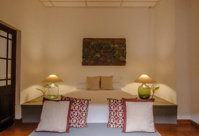 Люкс Премиум, Havelock Place Bungalow