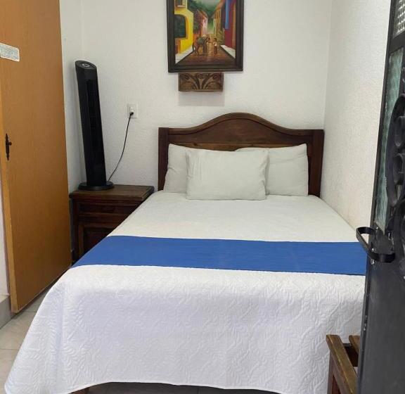 Номер Стандарт, Nacional