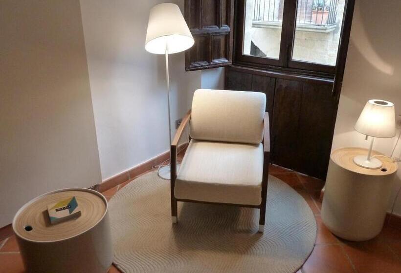 デラックスルーム, Cresol