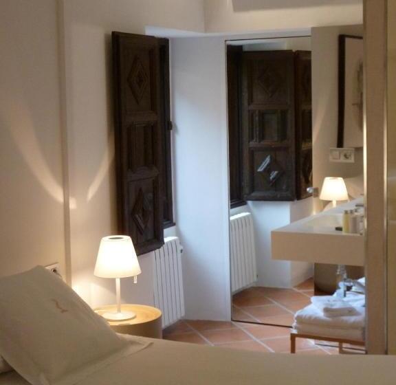 デラックスルーム, Cresol