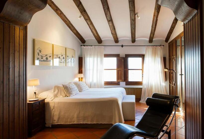 デラックスジュニアスイート, Cresol