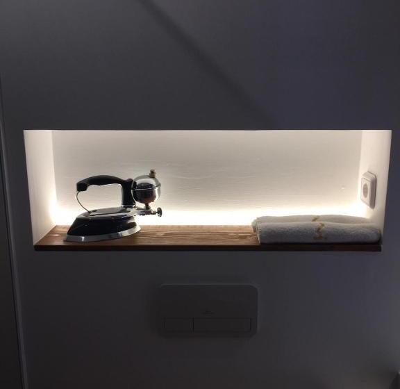 ジュニアスイート, Cresol