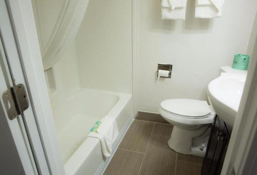 غرفة قياسية سرير كينج, Eastern Inn