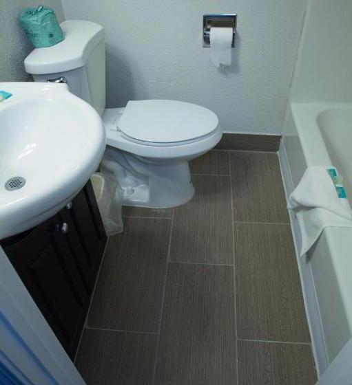 غرفة قياسية سرير كينج, Eastern Inn