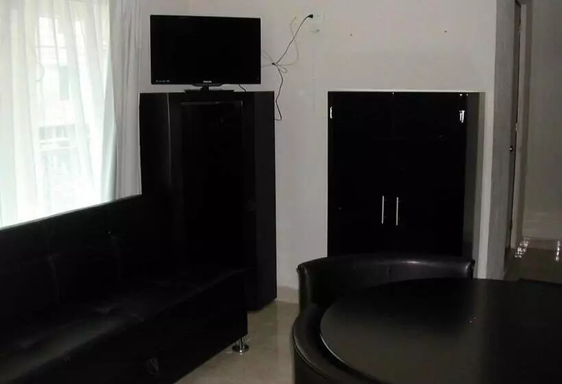 سوییت, Gya Boutique