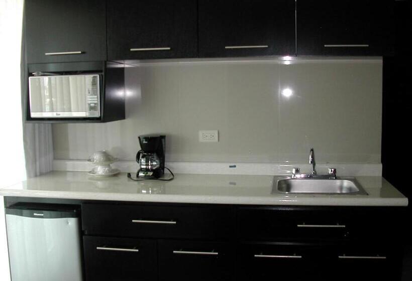 سوییت, Gya Boutique