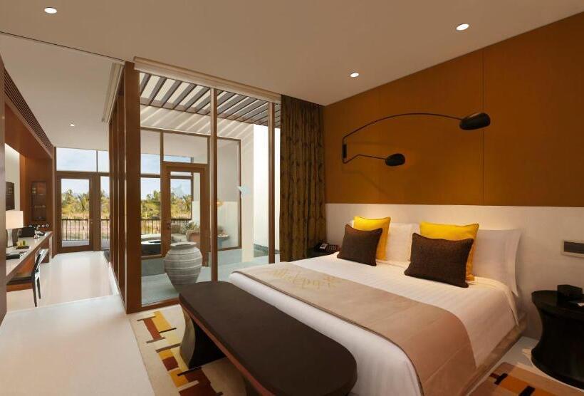 キングサイズベッドのスイートルーム, Intercontinental Chennai Mahabalipuram Resort, An Ihg