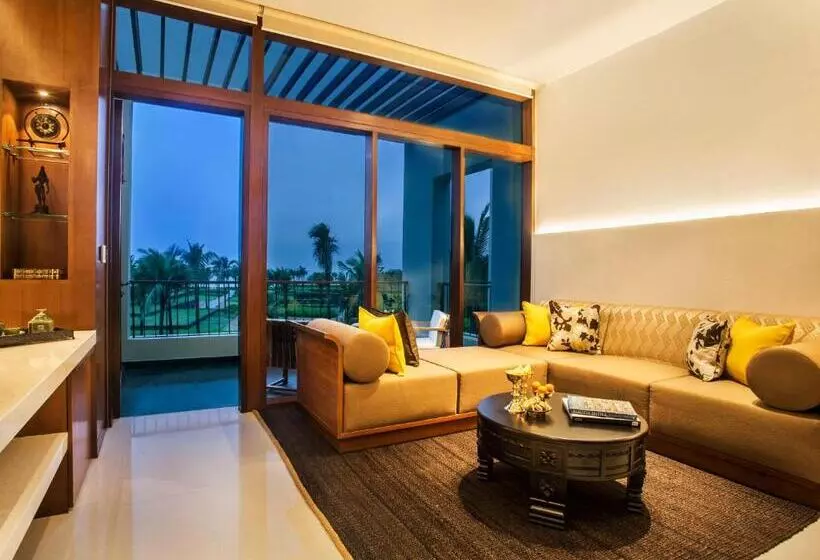 キングサイズベッドのスイートルーム, Intercontinental Chennai Mahabalipuram Resort, An Ihg
