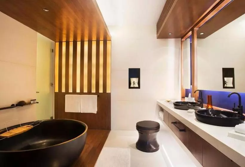 キングサイズベッドのスイートルーム, Intercontinental Chennai Mahabalipuram Resort, An Ihg