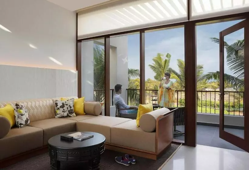 キングサイズベッドのスイートルーム, Intercontinental Chennai Mahabalipuram Resort, An Ihg