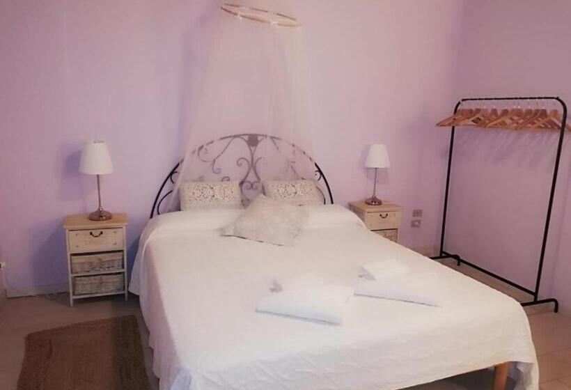 اتاق استاندارد سه نفره, La Rosa Townhouse