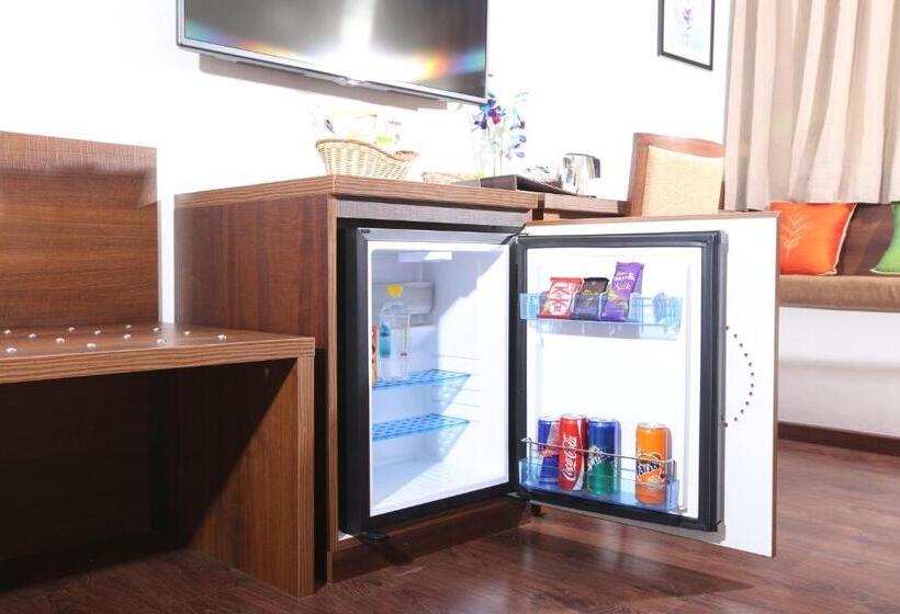 标准房带园景, Temple Tree