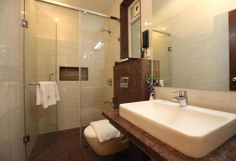 标准房带园景, Temple Tree