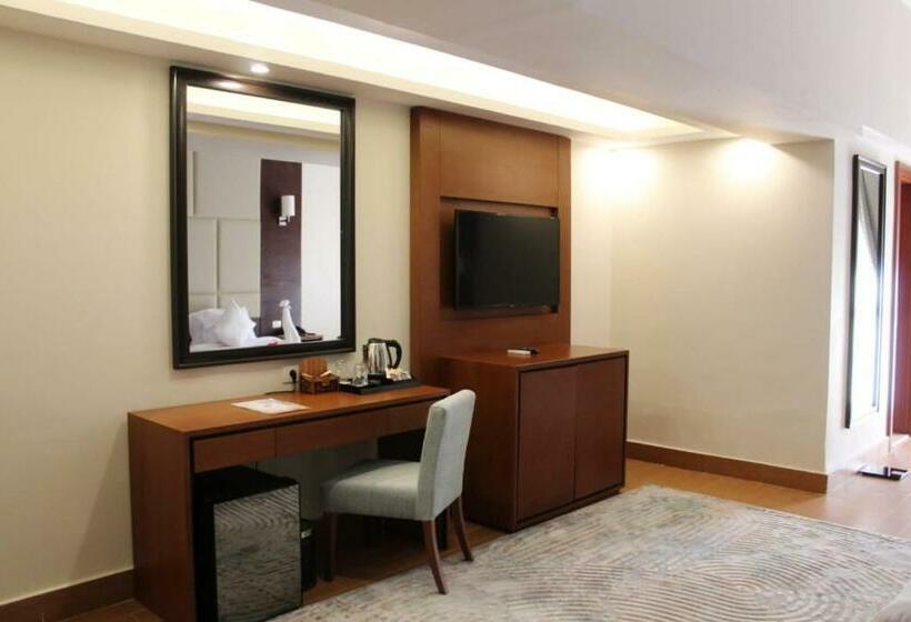 سوئیت رویال, Royal Jewel Al Raml