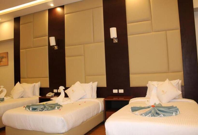 اتاق استاندارد سه نفره با چشمانداز کنار دریا, Royal Jewel Al Raml