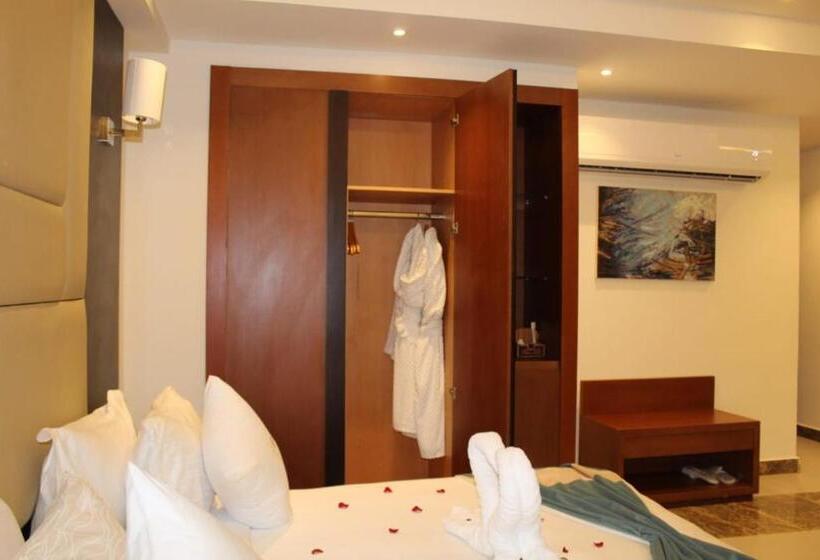 اتاق استاندارد با چشمانداز شهر, Royal Jewel Al Raml