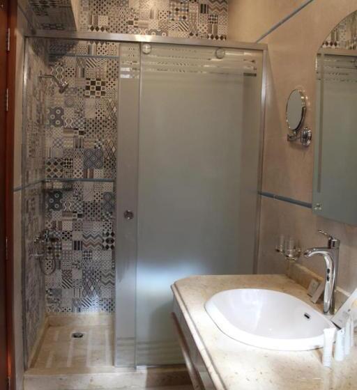 اتاق استاندارد با چشمانداز شهر, Royal Jewel Al Raml