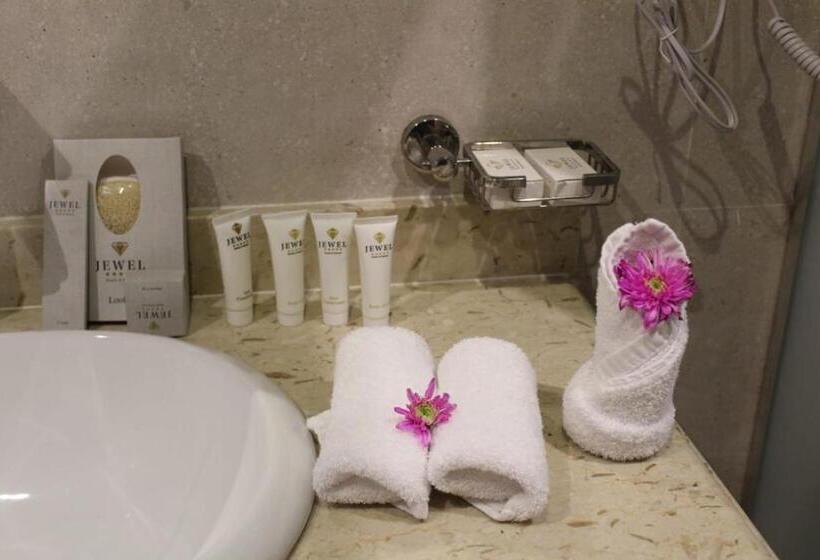 اتاق استاندارد با چشمانداز شهر, Royal Jewel Al Raml