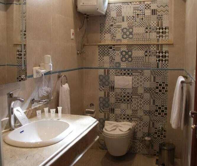 اتاق اساندارد با چشمانداز جانبی به دریا, Royal Jewel Al Raml