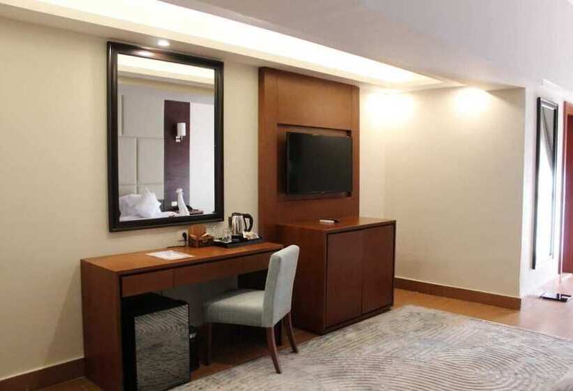 اتاق اساندارد با چشمانداز جانبی به دریا, Royal Jewel Al Raml