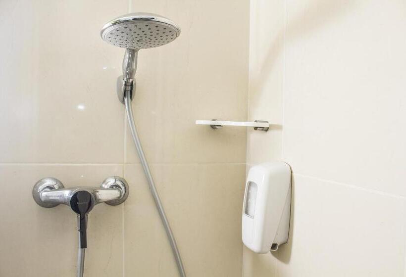 غرفة كلاسيكية ثلاثية, Inn Design Montluçon