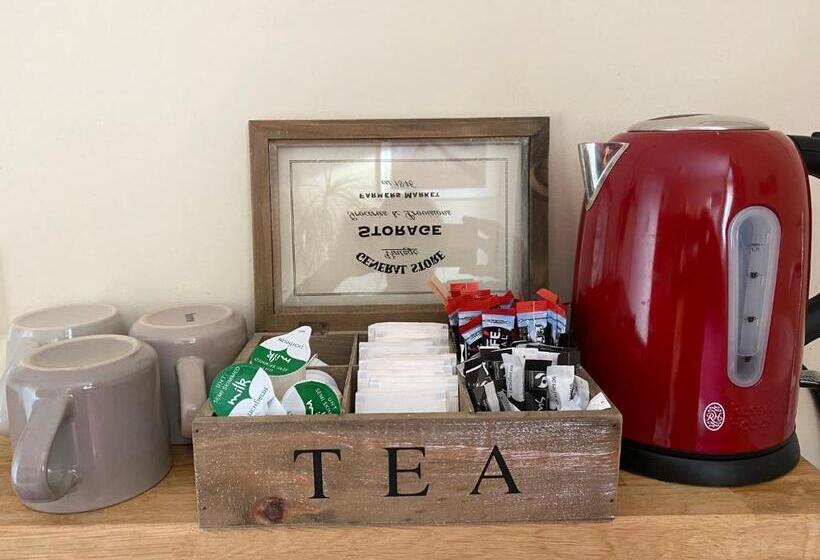 Трехместный Номер Стандарт Совместная Ванная, Smarties Surf Lodge