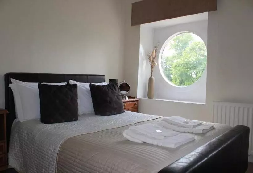 エクゼクティブルーム, The Coach House
