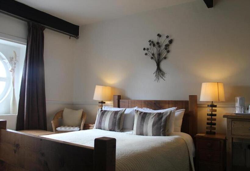 غرفة تنفيذية, The Coach House