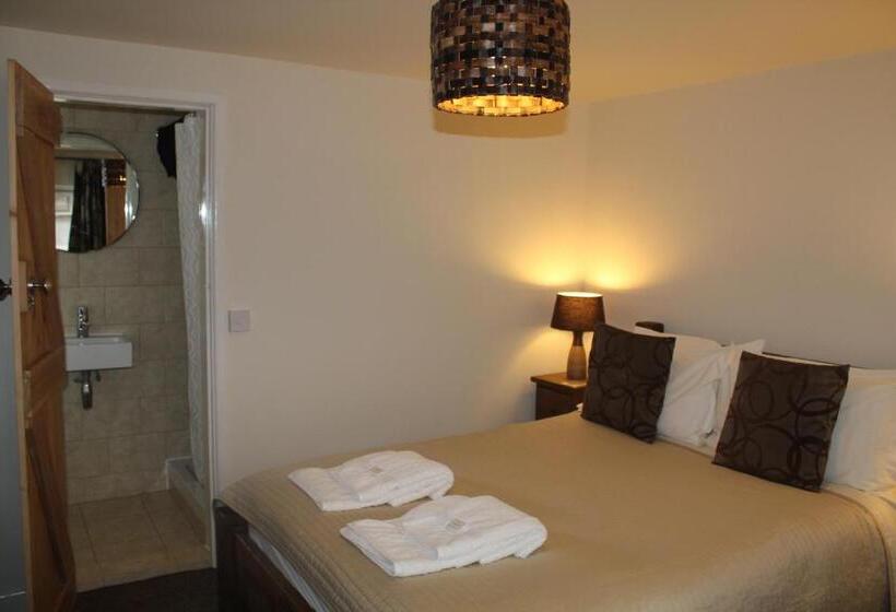 غرفة قياسية, The Coach House