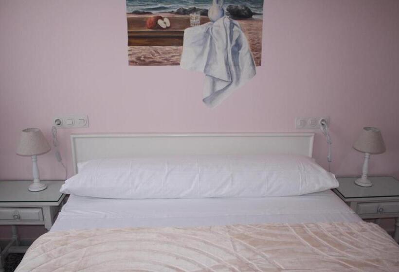 اتاق استاندارد یک نفره, Hostal Isabel Ii