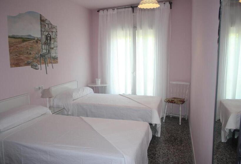 חדר משפחתי, Hostal Isabel Ii