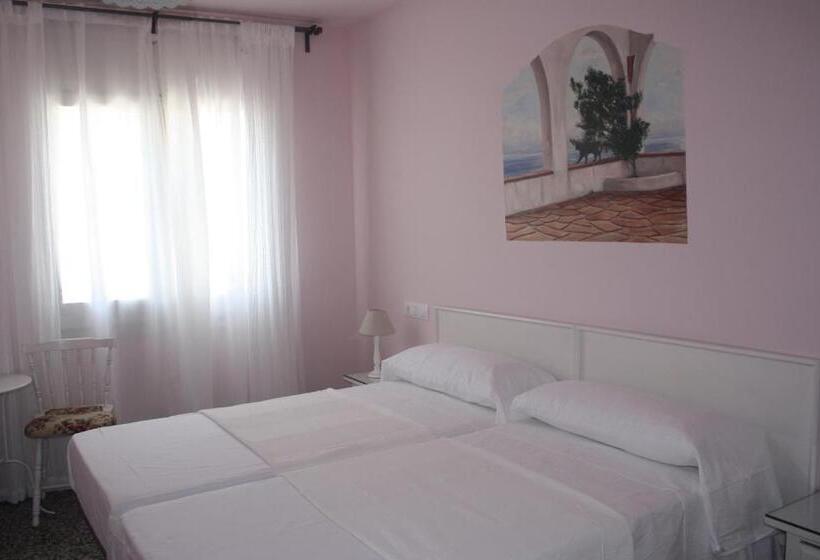 اتاق خانوادگی, Hostal Isabel Ii