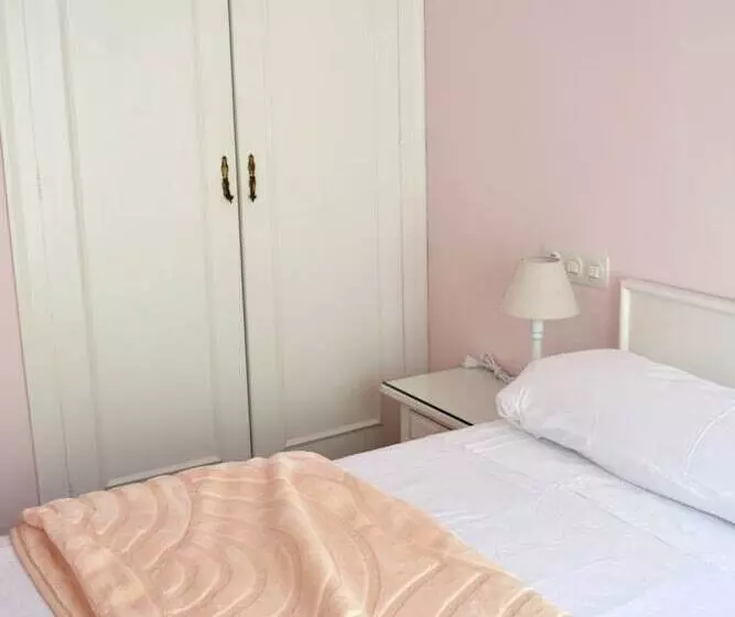 اتاق استاندارد, Hostal Isabel Ii