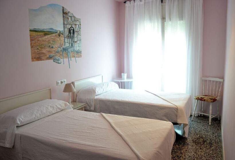 اتاق استاندارد, Hostal Isabel Ii