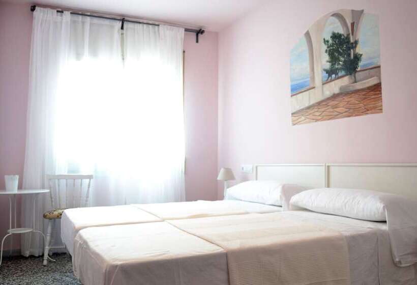 اتاق استاندارد, Hostal Isabel Ii