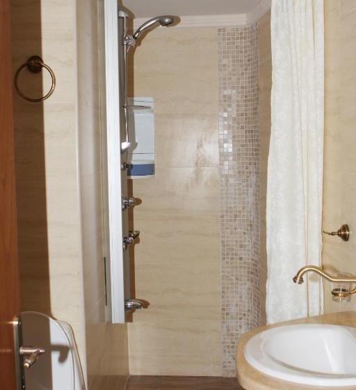 سوییت, Castelo Beach