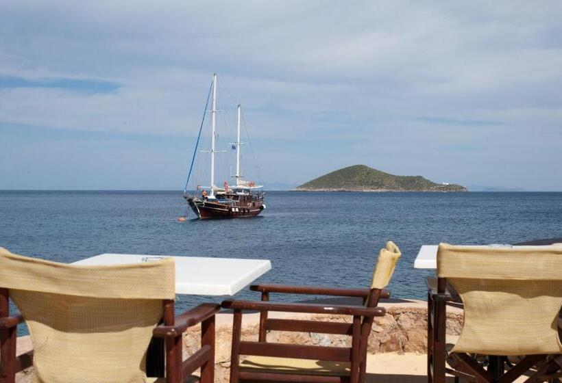 سوییت, Castelo Beach