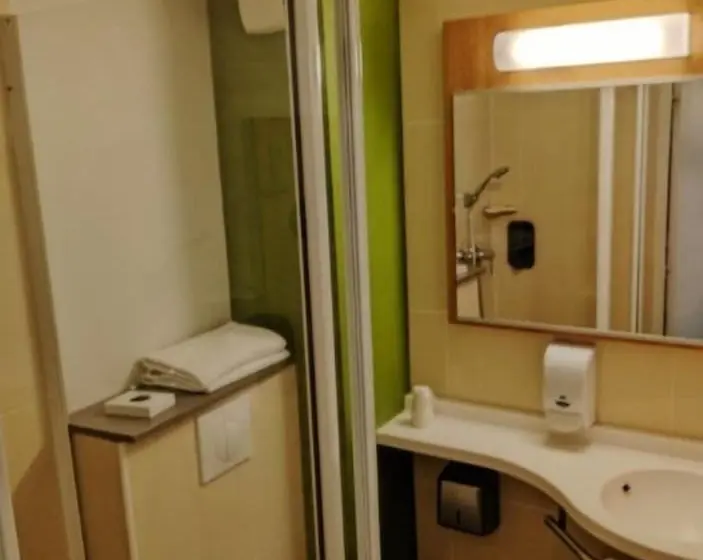 اتاق استاندارد, Inn Design Montluçon
