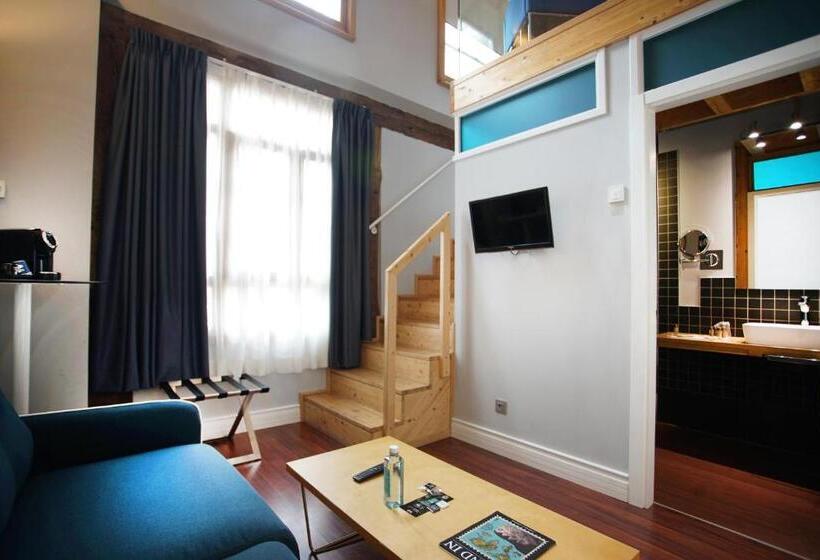 جناح جونيور, Zenit El Coloquio