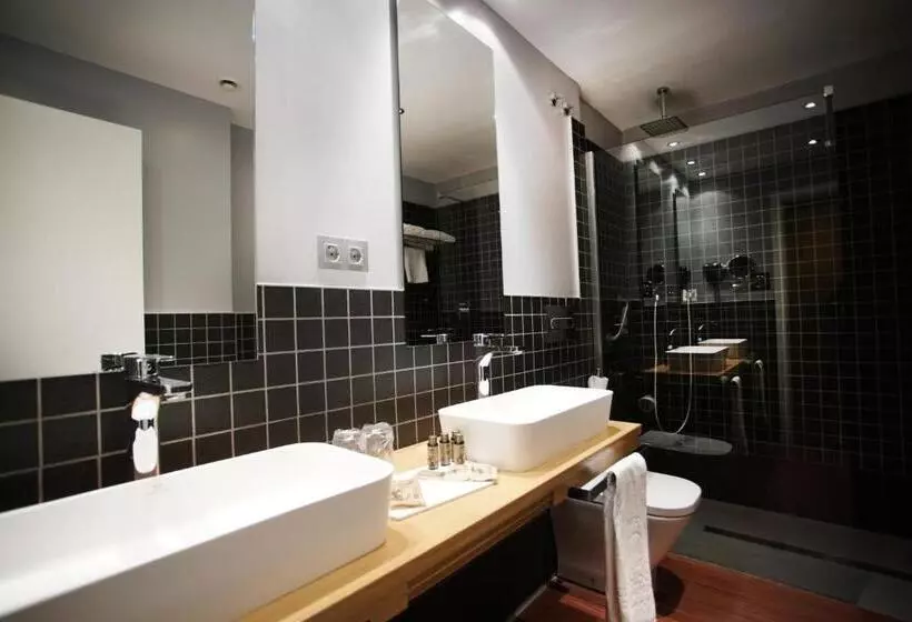 اتاق استاندارد با چشم‌انداز شهر, Zenit El Coloquio