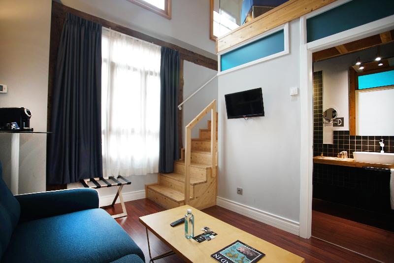 جناح جونيور, Zenit El Coloquio