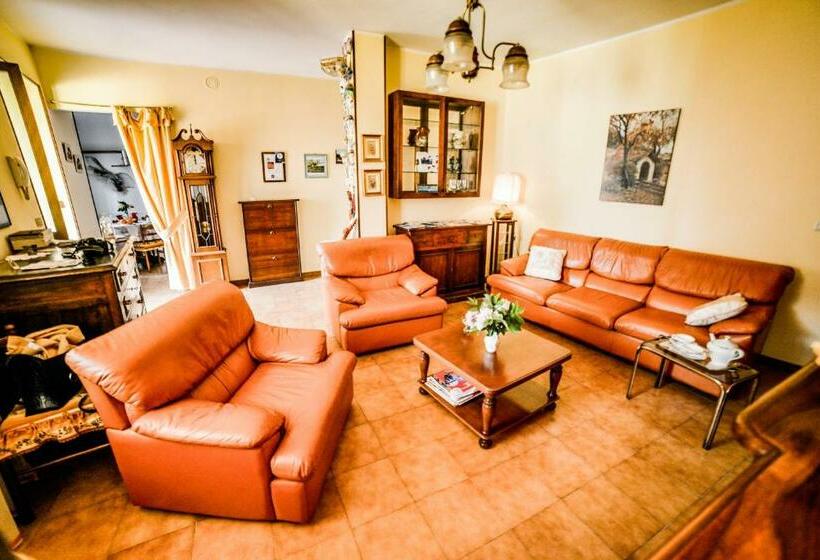 חדר סטנדרט חדר אמבטיה משותף, B&b La Casa Gialla Di Luca